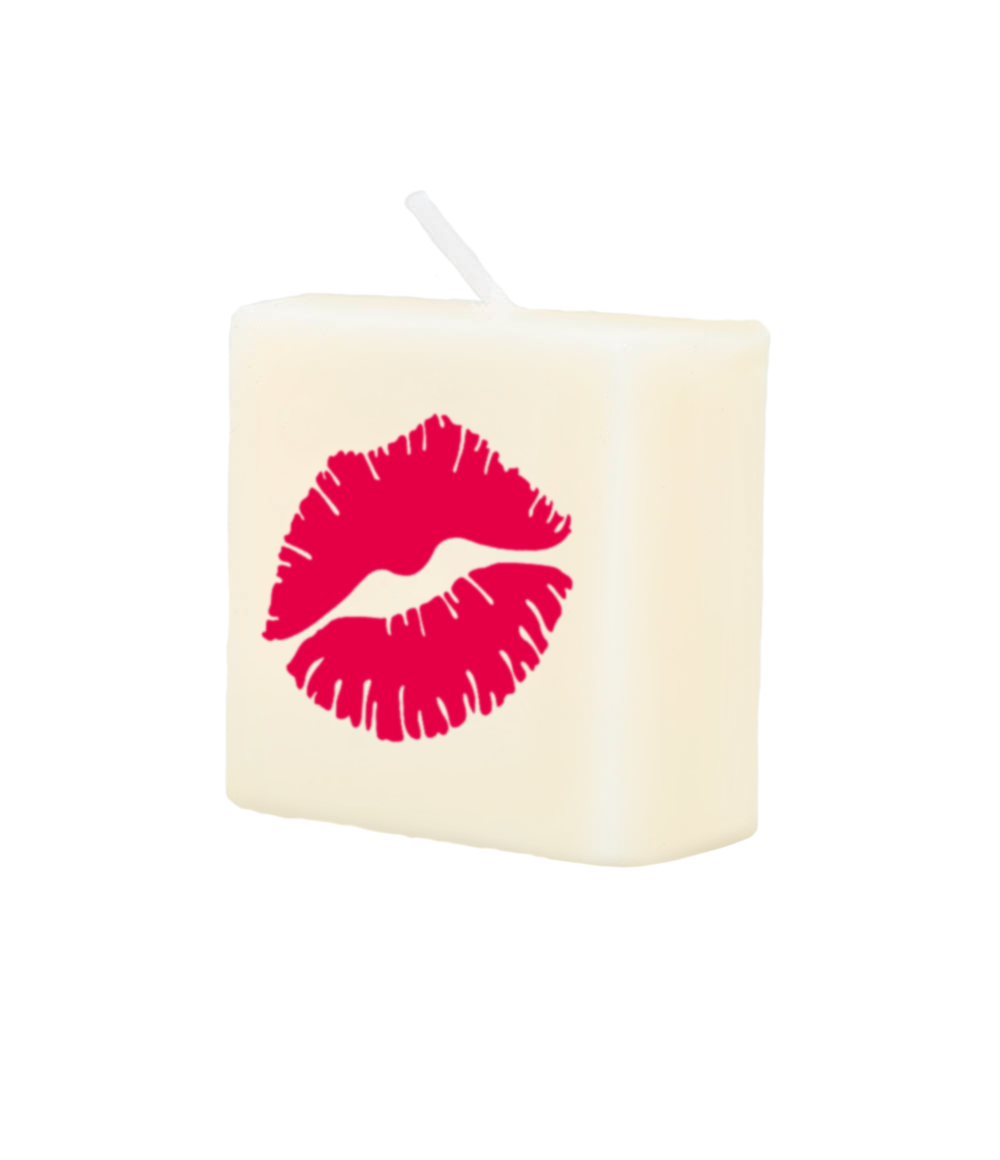 Letter candle - Kiss
